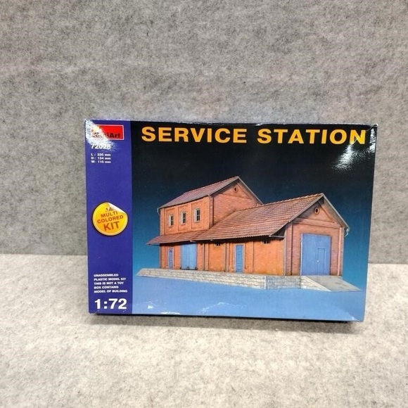 Other - MiniArt 1:72 Scale Service Station Plastic Model Kit – NEW
